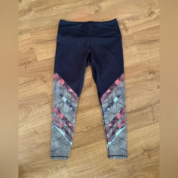 Prana leggings size M with geometric designs - Picture 1 of 6